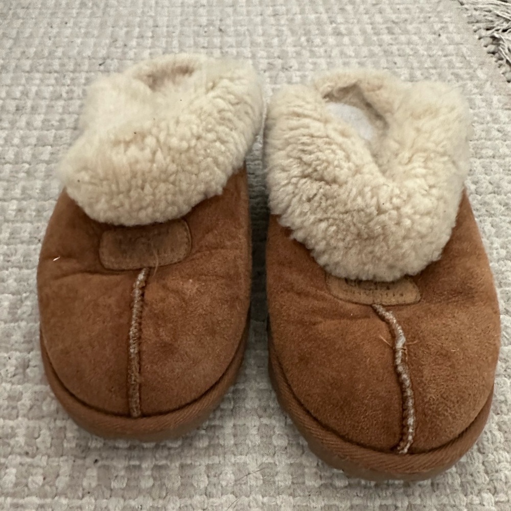 Ugg Slippers - W: 8